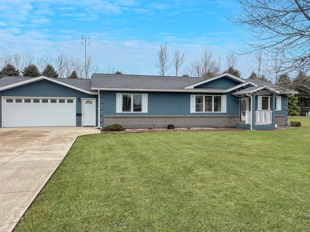 Photo of 818 E 2nd Street N, Truman, MN 56088 (MLS # 7032843)