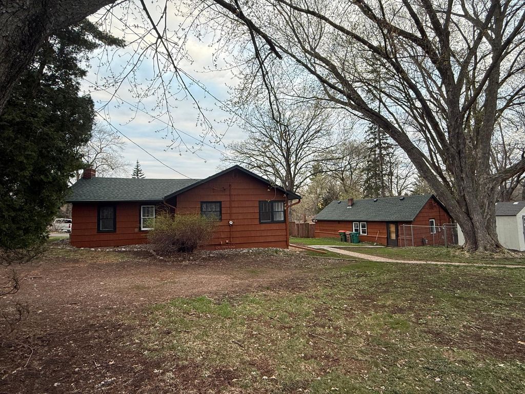 Photo of 87 Juniper Street, Mahtomedi, MN 55115 (MLS # 7022925)