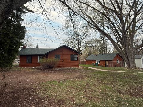 87 Juniper Street Mahtomedi MN 55115
