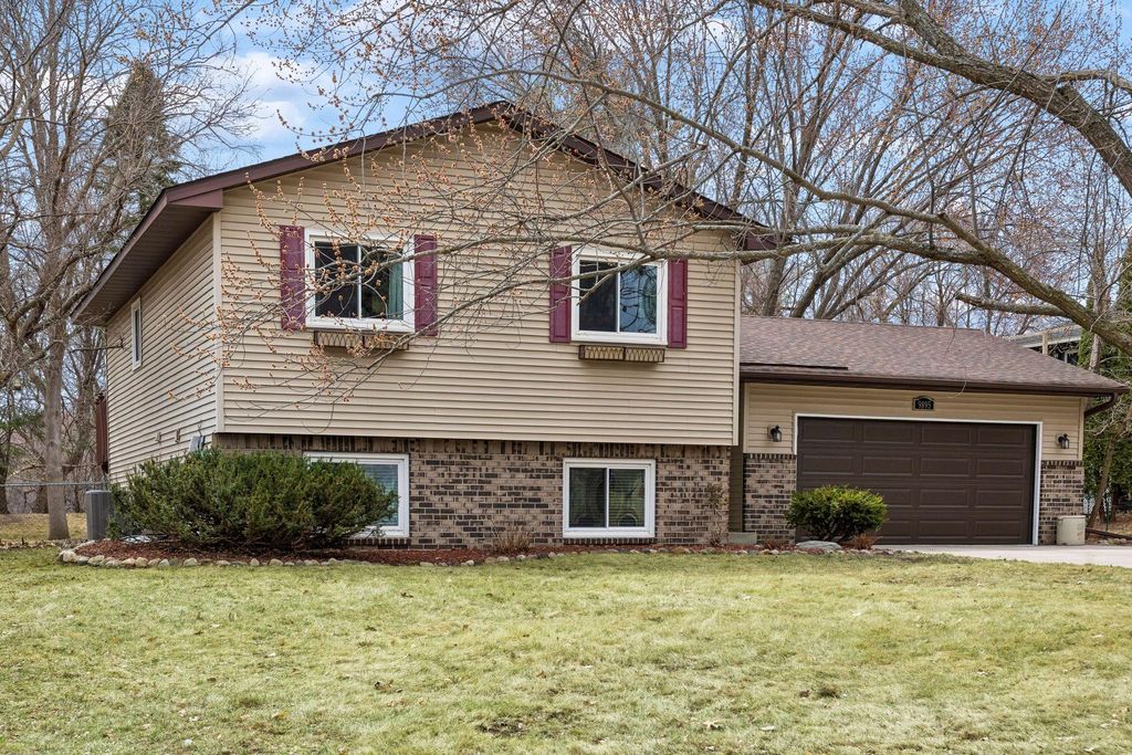 Photo of 9895 31st Avenue N, Plymouth, MN 55441 (MLS # 7038827)