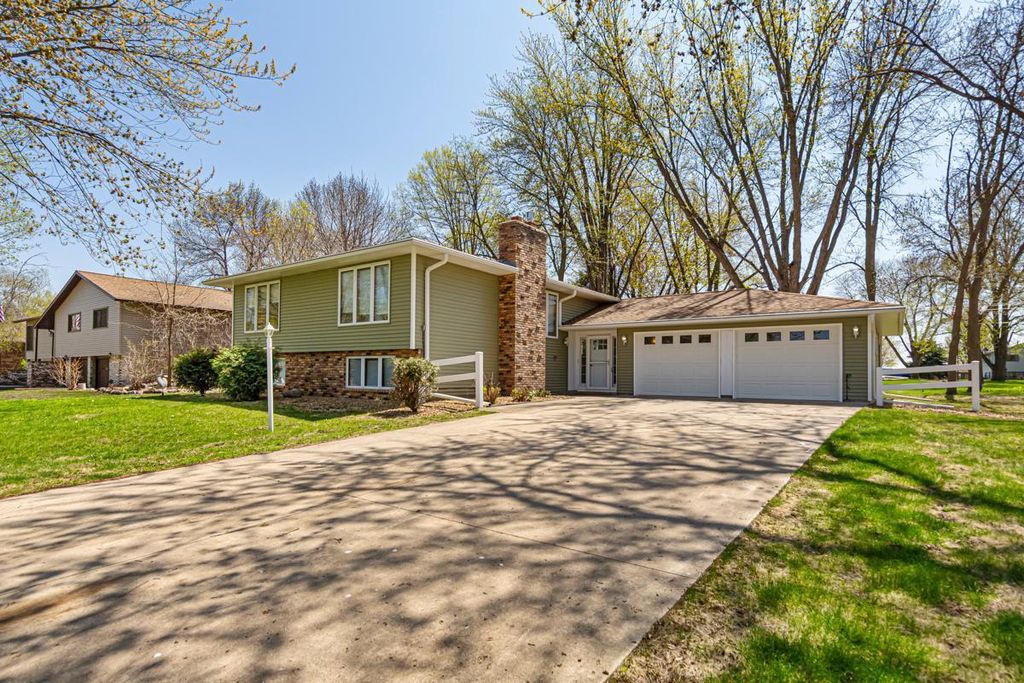 Photo of 751 Lakeside Drive, Gaylord, MN 55334 (MLS # 6805059)