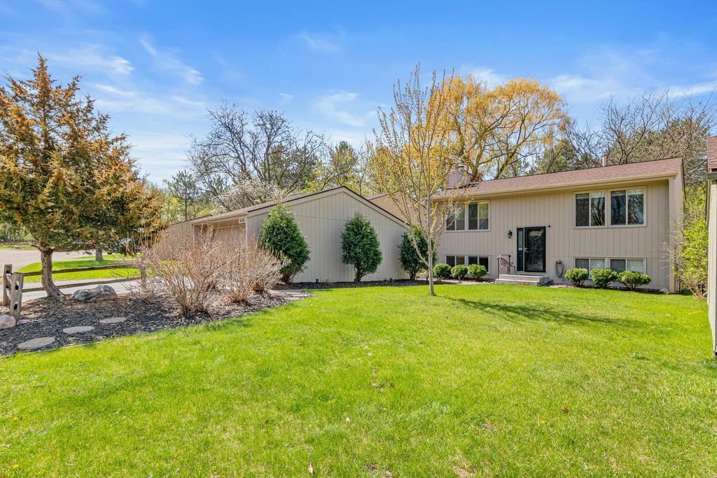 Photo of 16135 15th Avenue N, Plymouth, MN 55447 (MLS # 7068647)