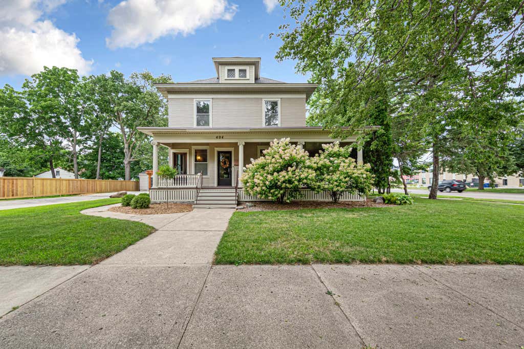 Photo of 404 3rd Street NW, Faribault, MN 55021 (MLS # 6790432)