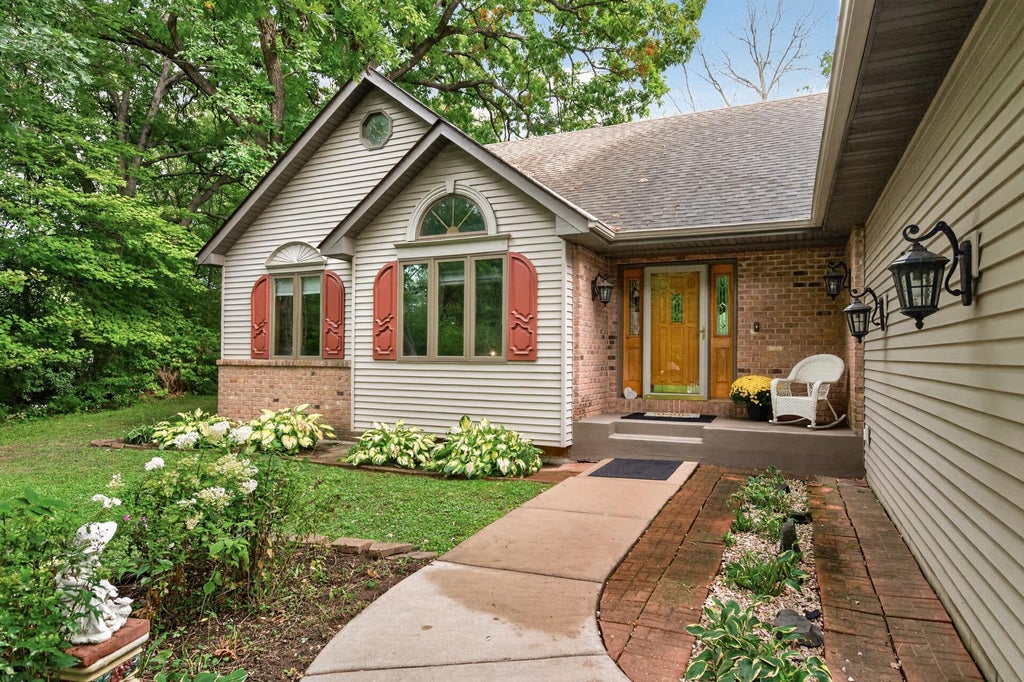 Photo of 27163 Ironwood Court, Chisago City, MN 55013 (MLS # 7145747)