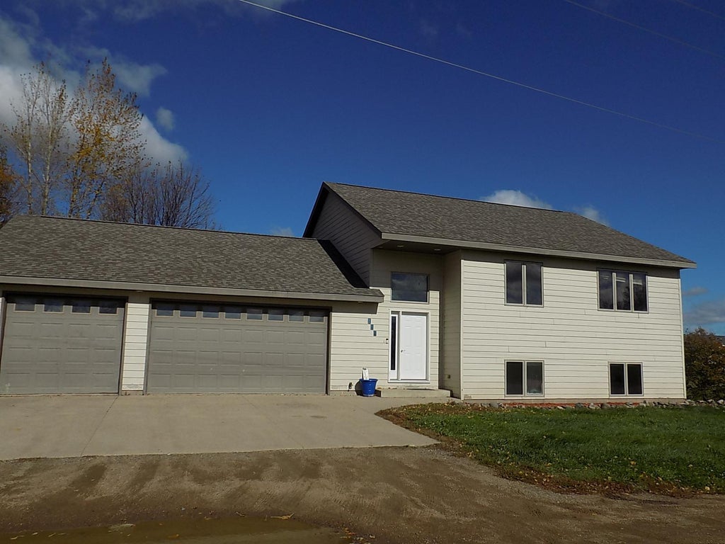 Photo of 559 E 11th Street, Gibbon, MN 55335 (MLS # 7163049)