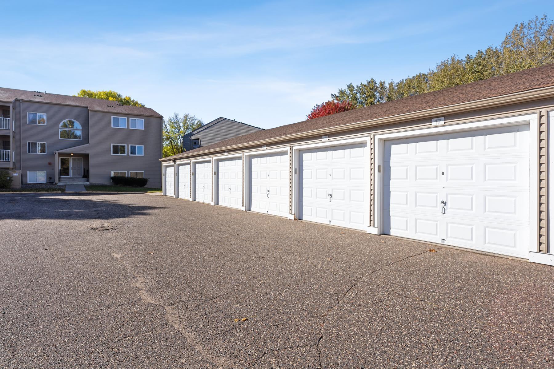 1225 Ferndale Street N B17