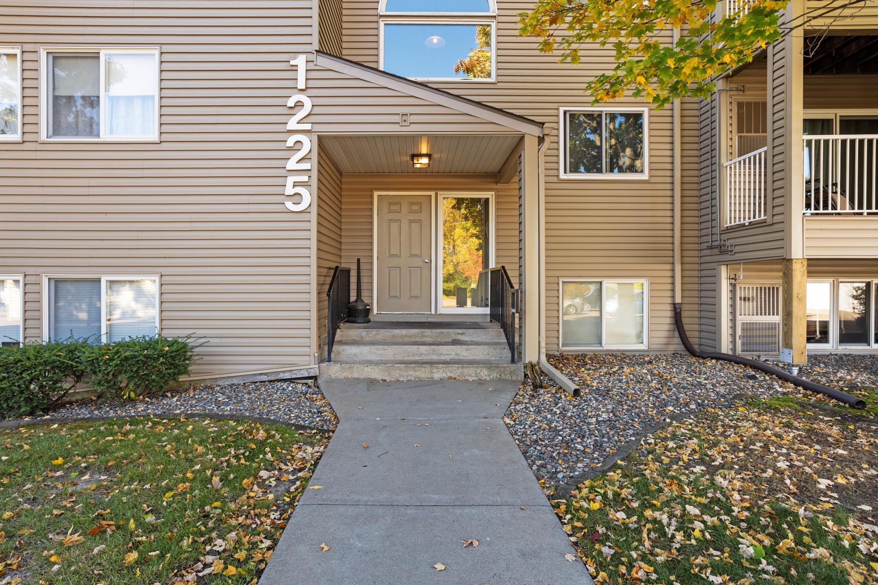 1225 Ferndale Street N B17