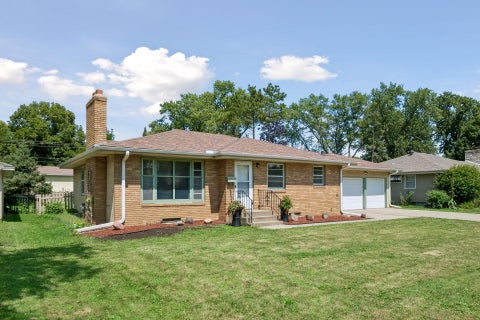 Photo of 1171 Shryer Avenue W, Roseville, MN 55113 (MLS # 7106785)