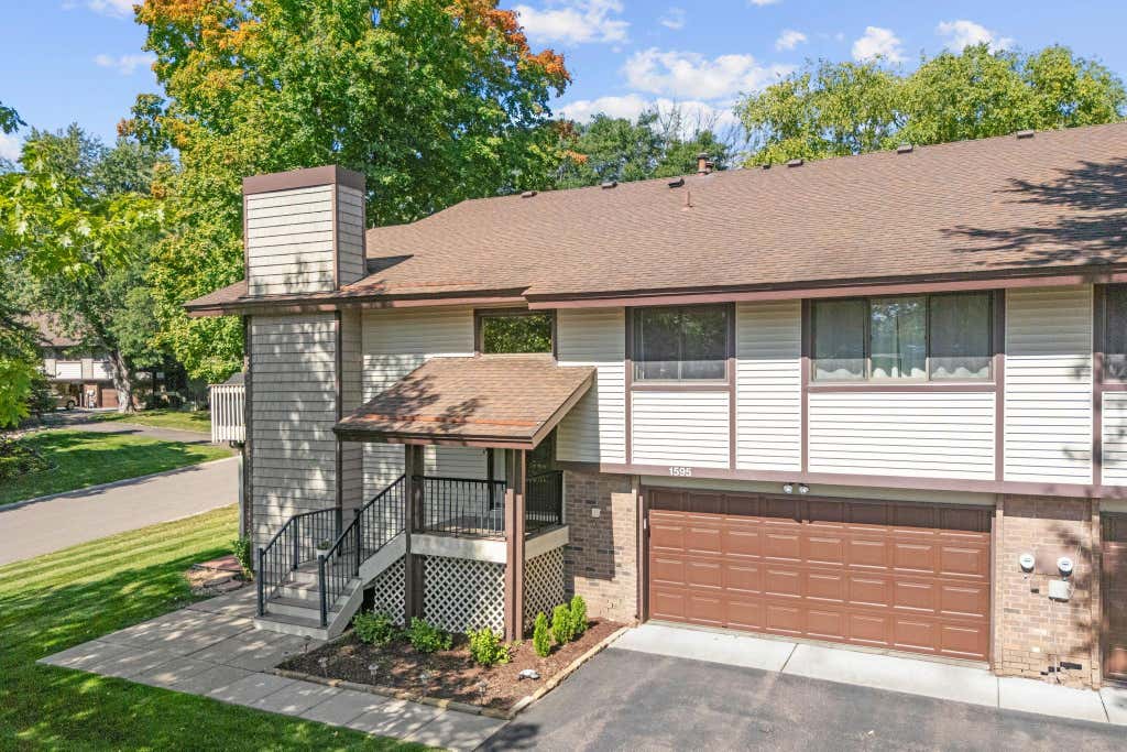Photo of 1595 Four Oaks Road, Eagan, MN 55121 (MLS # 7127003)