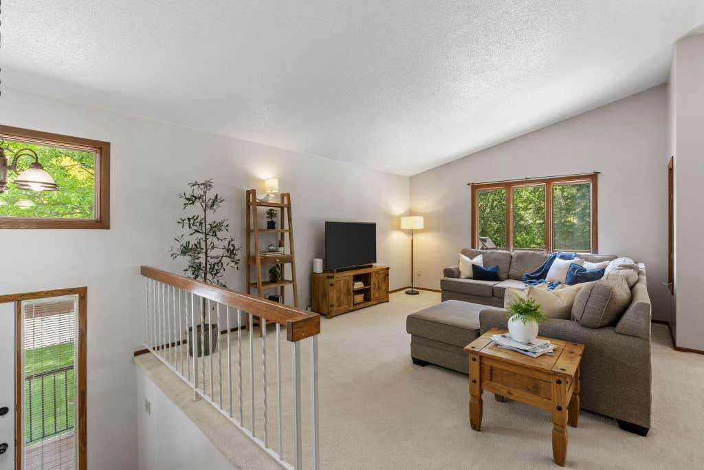 Photo of 1595 Four Oaks Road, Eagan, MN 55121 (MLS # 7127003)