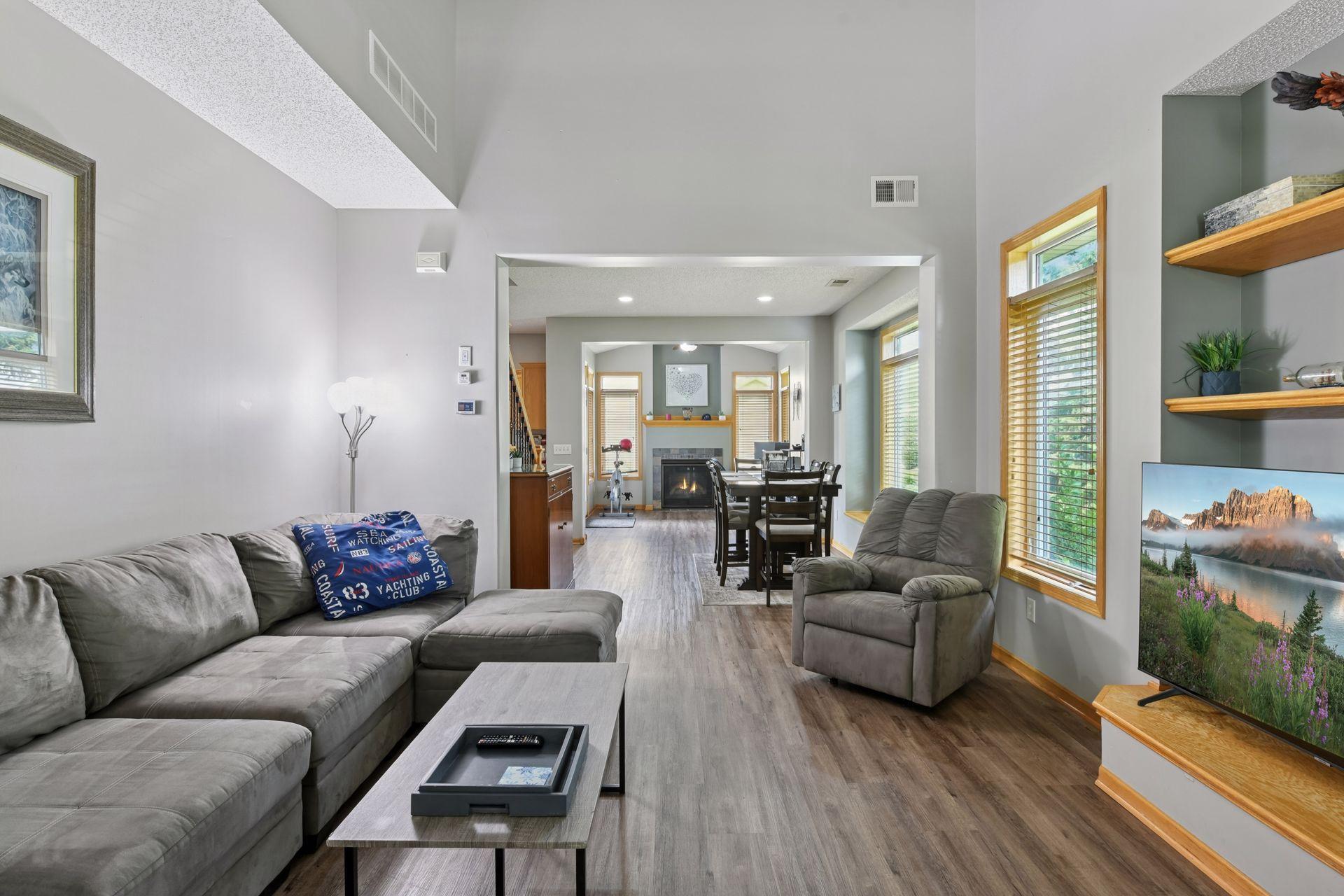 412 Aqua Circle