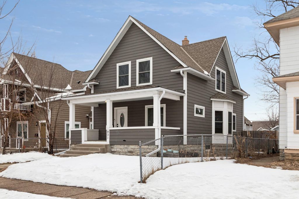 Photo of 931 Iglehart Avenue, Saint Paul, MN 55104 (MLS # 6823614)