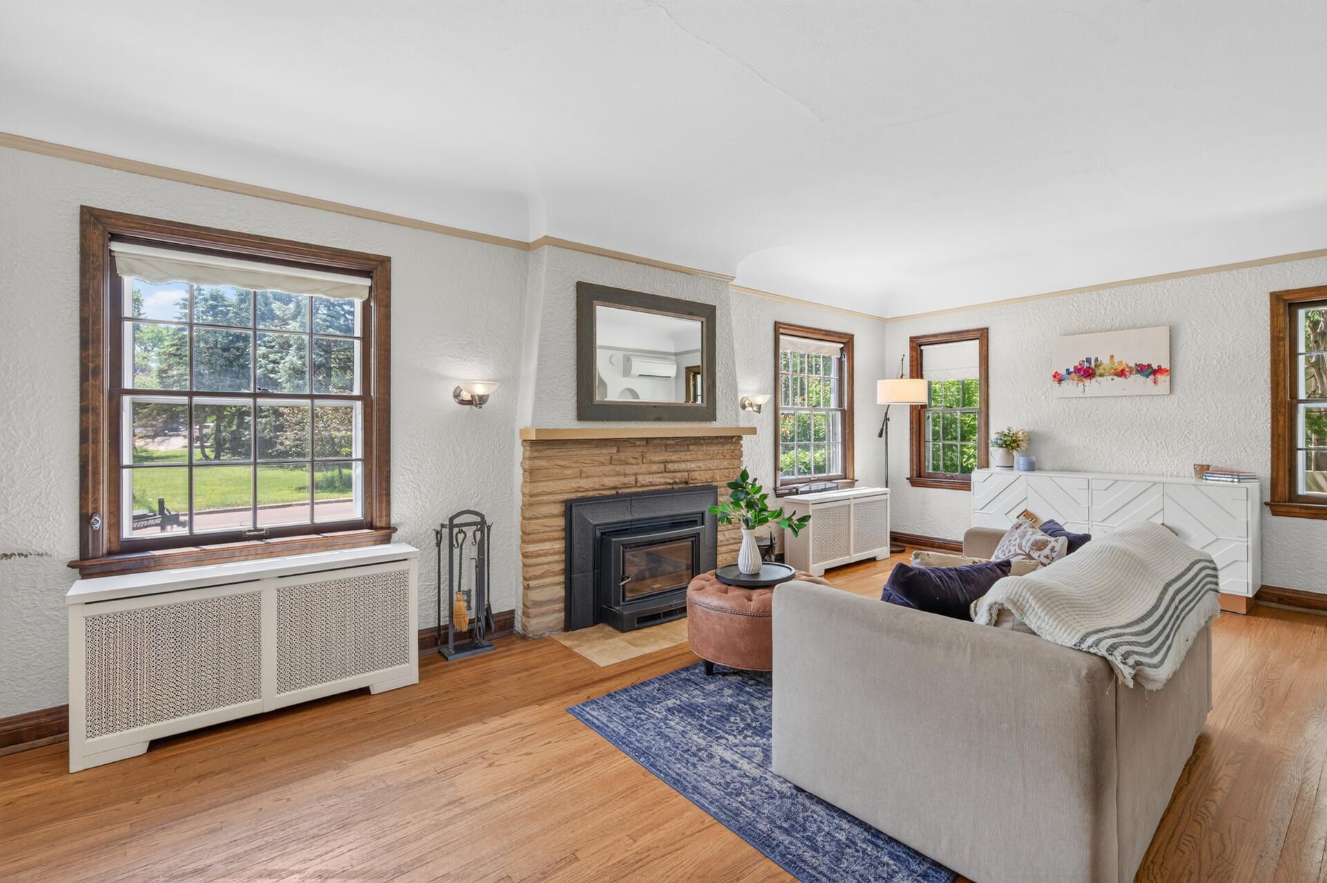 2716 E Minnehaha Parkway