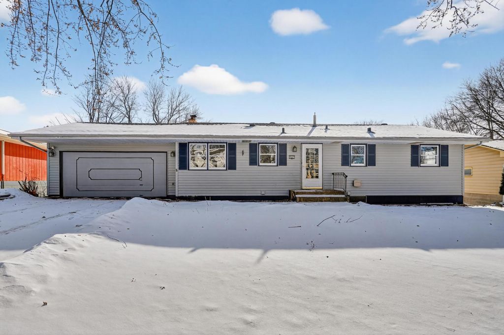 Photo of 8941 48th Avenue N, New Hope, MN 55428 (MLS # 7075363)
