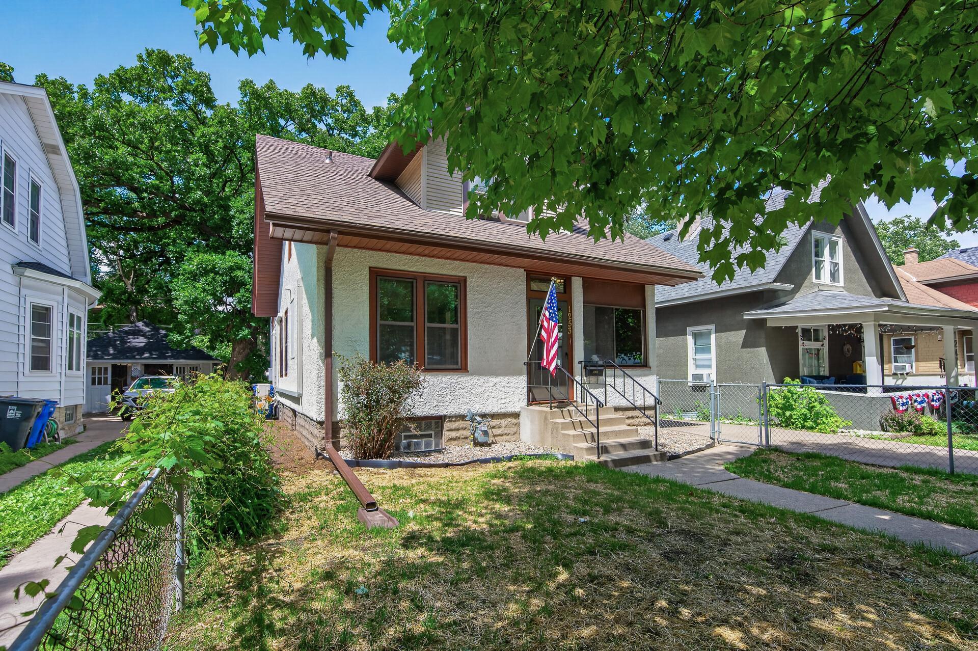 1253 Selby Avenue