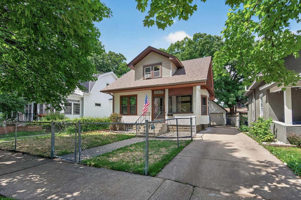 Photo of 1253 Selby Avenue, Saint Paul, MN 55104 (MLS # 7083050)