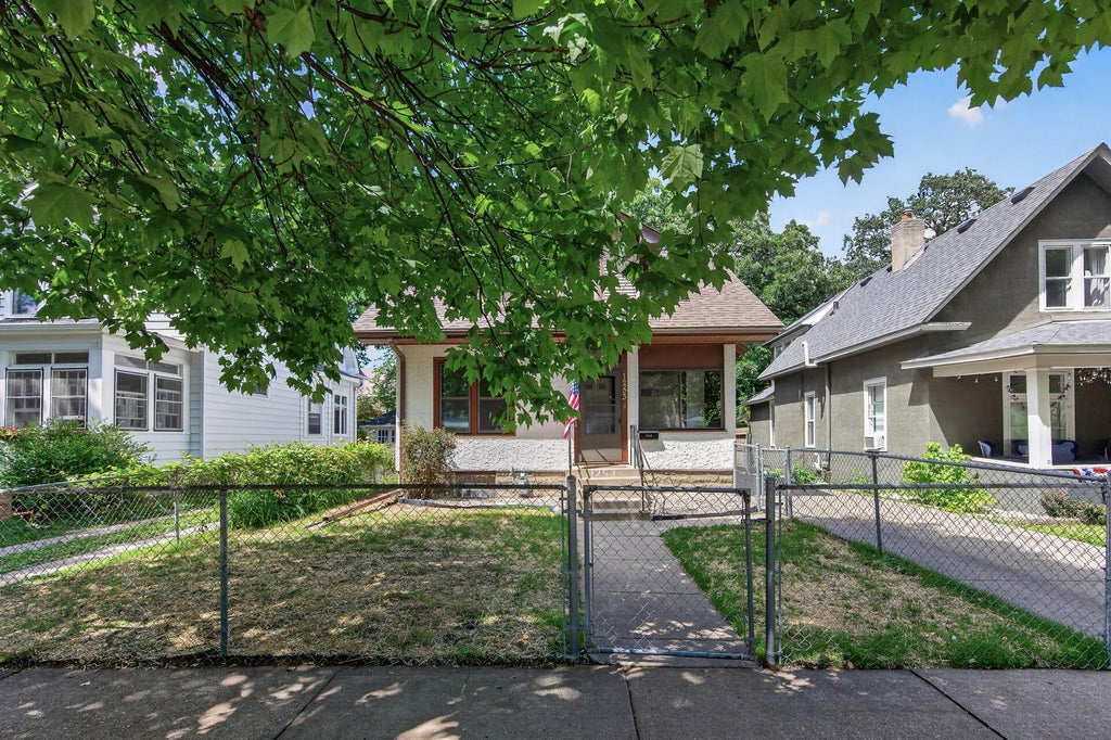 Photo of 1253 Selby Avenue, Saint Paul, MN 55104 (MLS # 7083050)