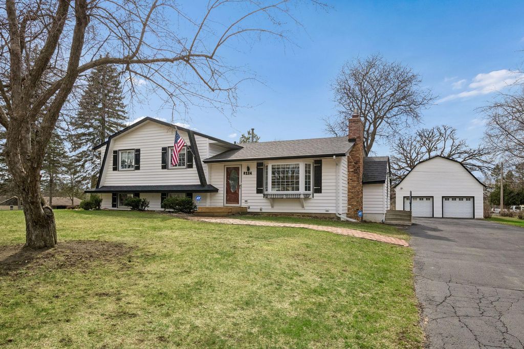 Photo of 8224 Hillside Drive, Eden Prairie, MN 55347 (MLS # 7033621)