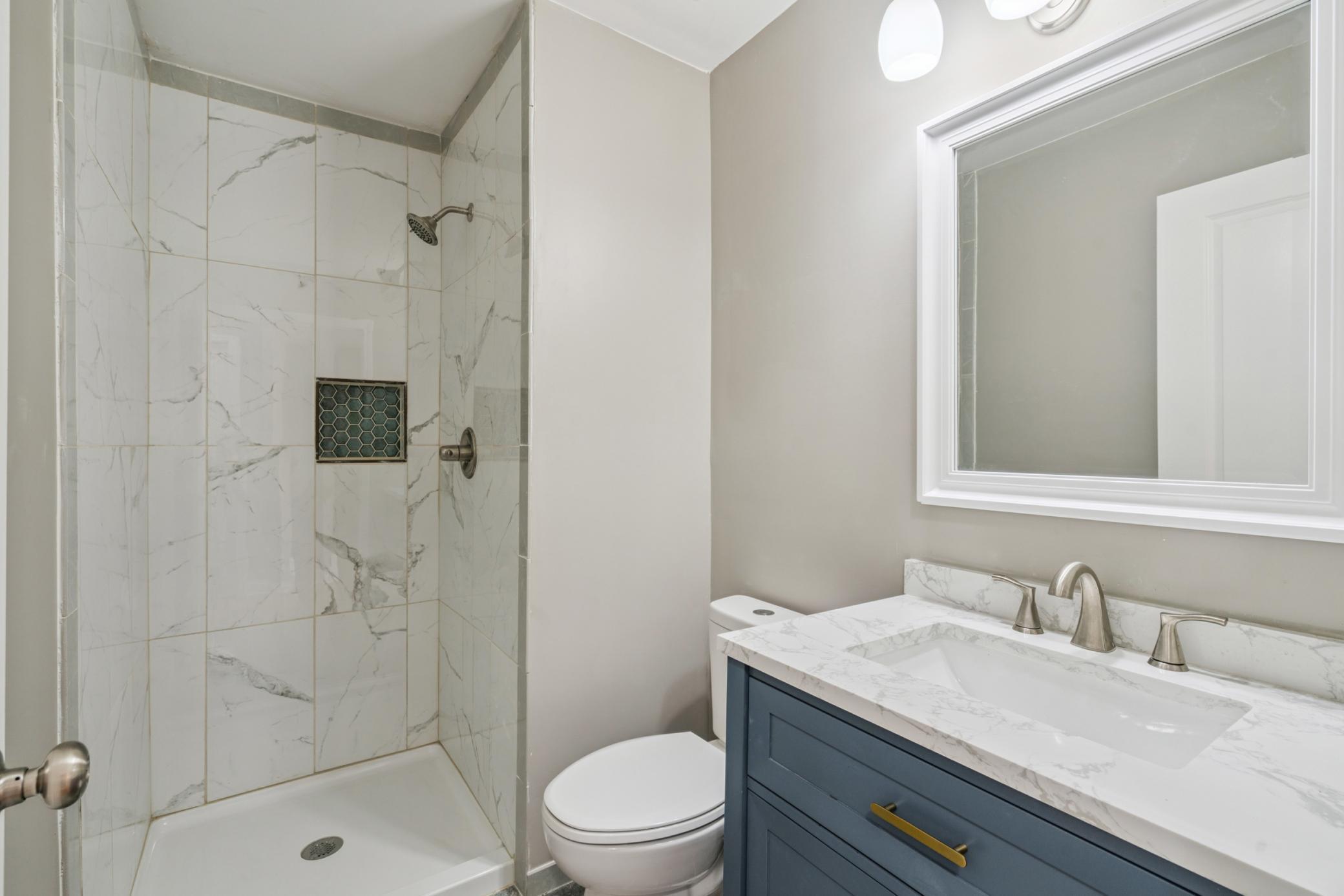 1880 Desoto Street N