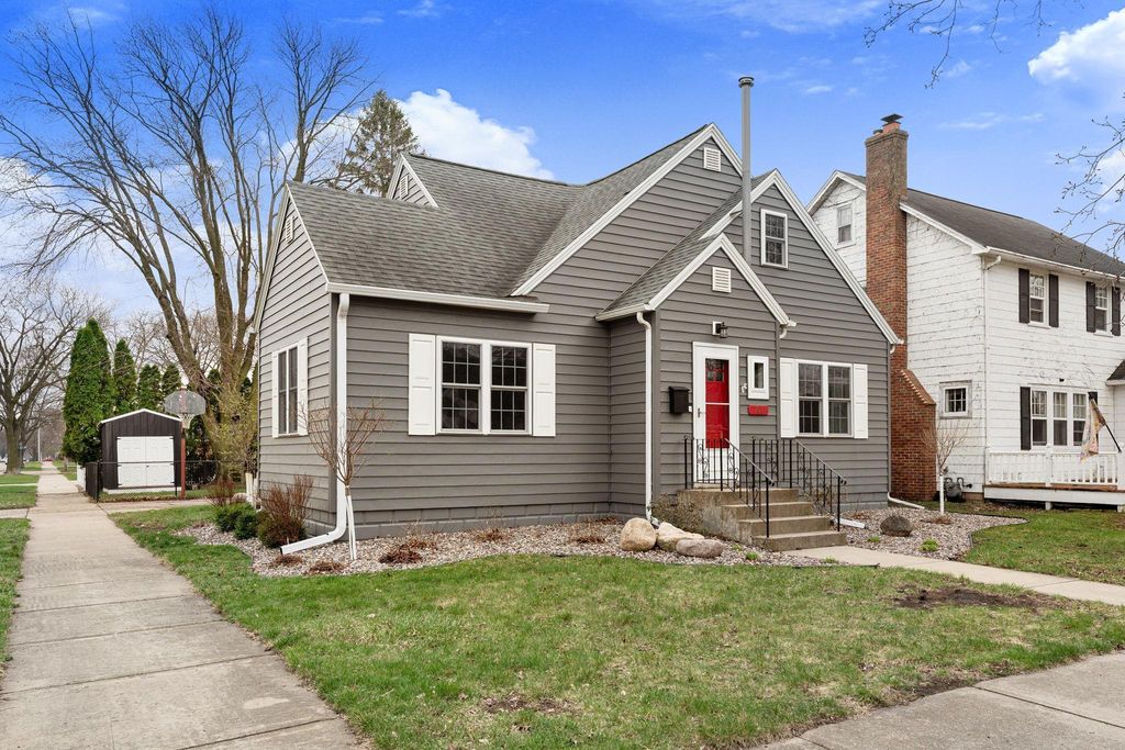 Photo of 701 6th Avenue SW, Austin, MN 55912 (MLS # 7056204)