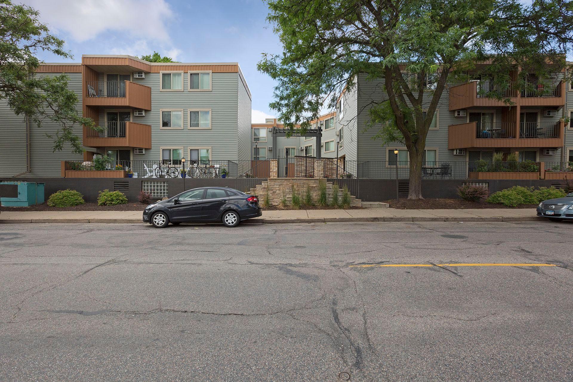 3540 Hennepin Avenue 210