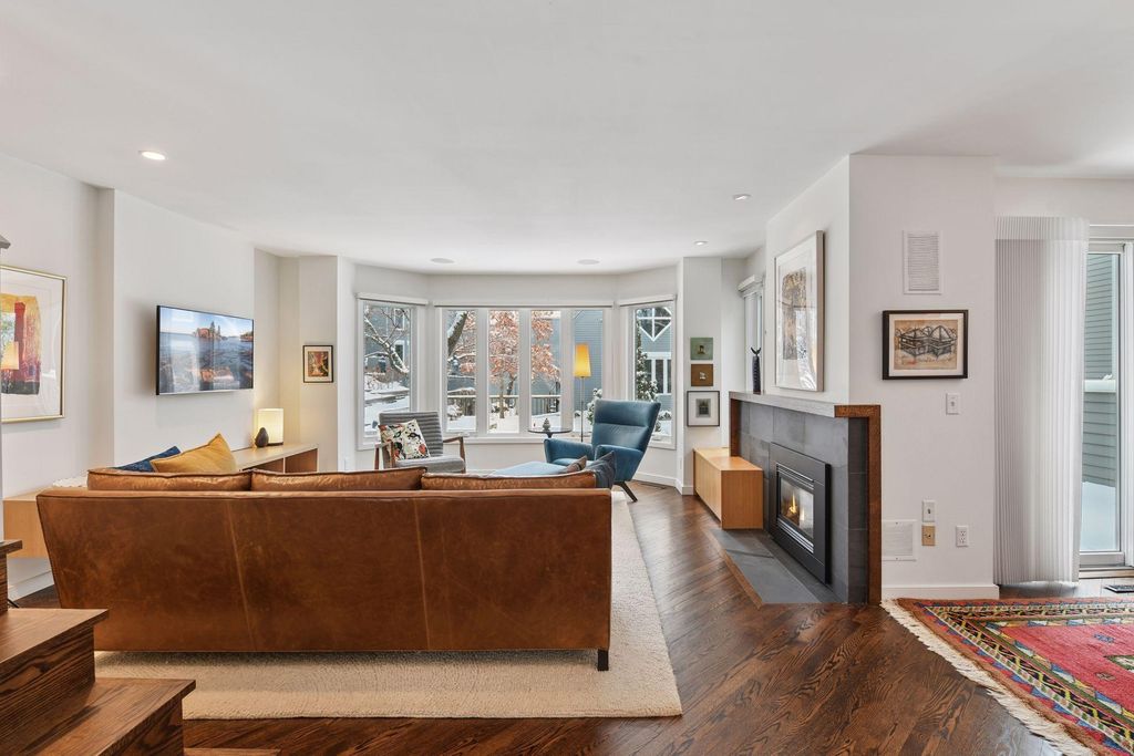 Photo of 30 Greenway Gables, Minneapolis, MN 55403 (MLS # 7013388)