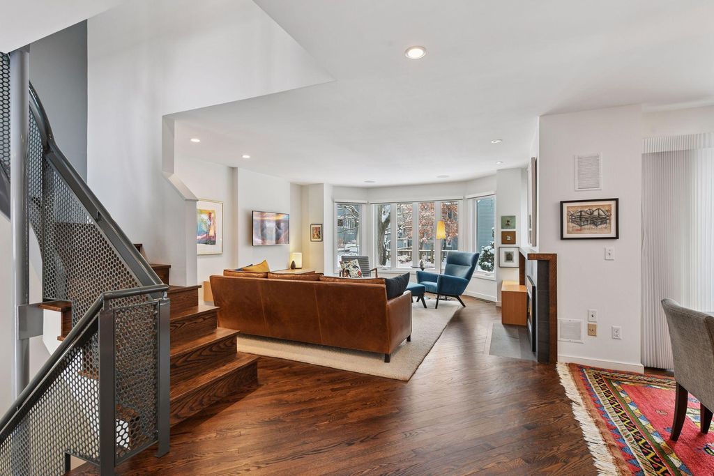 Photo of 30 Greenway Gables, Minneapolis, MN 55403 (MLS # 7013388)