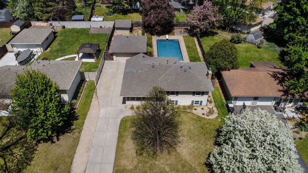 Photo of 2841 115th Lane NW, Coon Rapids, MN 55433 (MLS # 7074526)