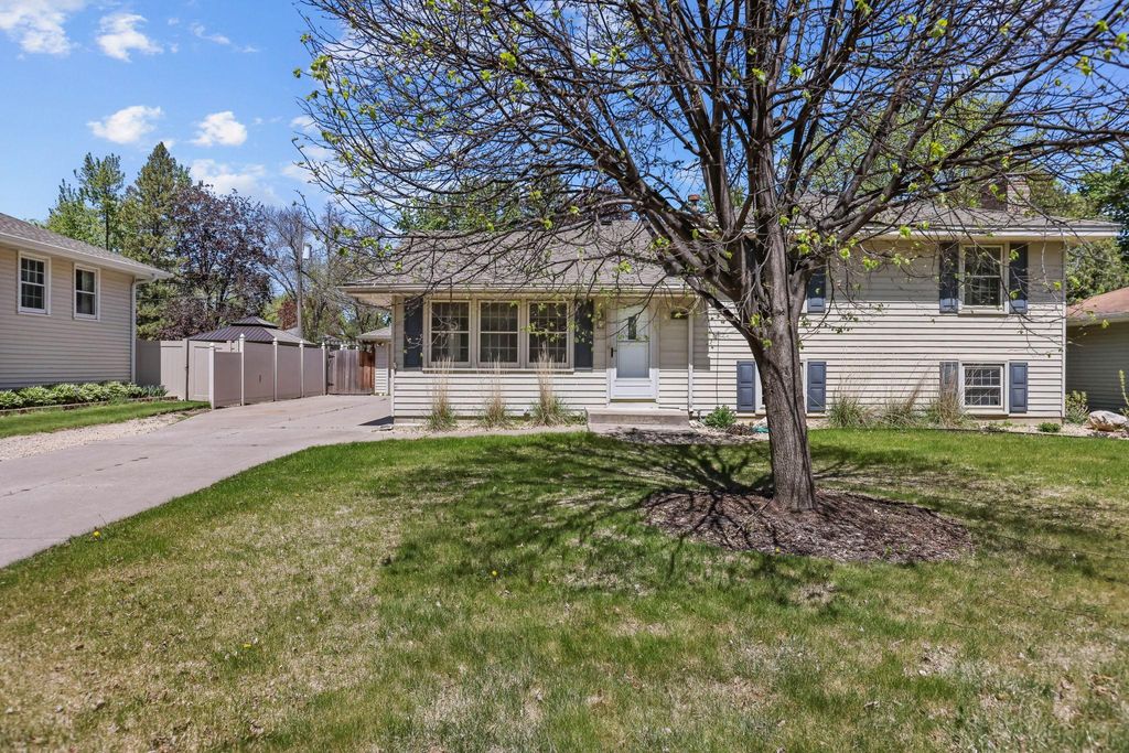 Photo of 2841 115th Lane NW, Coon Rapids, MN 55433 (MLS # 7074526)