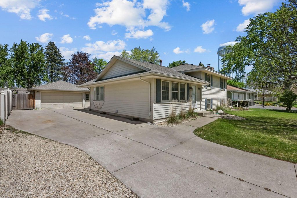 Photo of 2841 115th Lane NW, Coon Rapids, MN 55433 (MLS # 7074526)