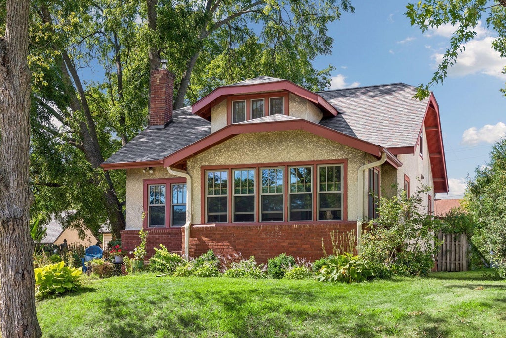 Photo of 2761 Zenith Avenue N, Robbinsdale, MN 55422 (MLS # 7138686)