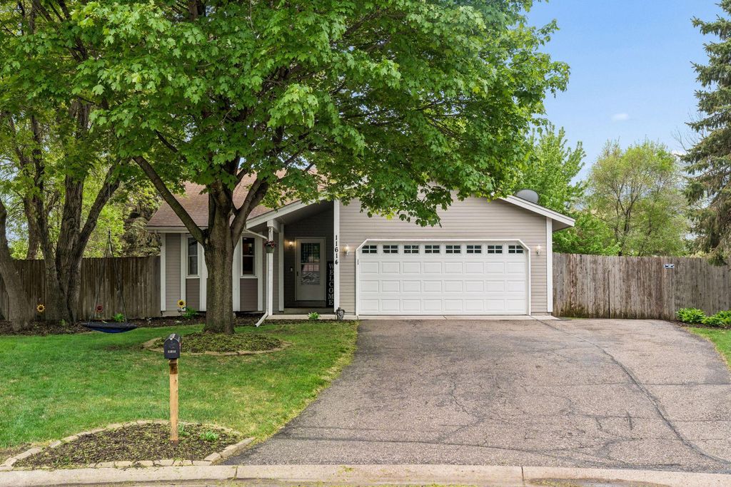 Photo of 11614 Oak Park Drive NE, Blaine, MN 55434 (MLS # 7079627)