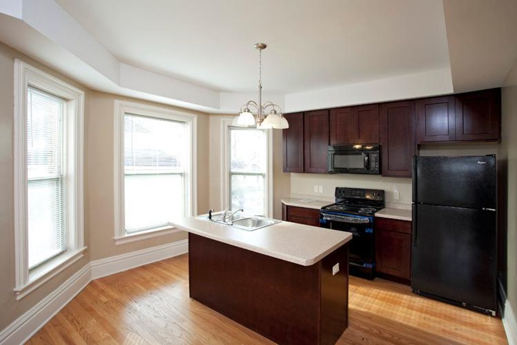 Photo of 765 Edgerton Street E, Saint Paul, MN 55130 (MLS # 7070994)