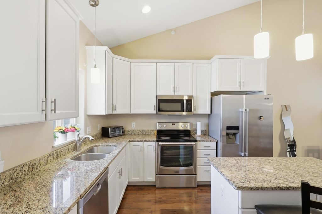 Photo of 4224 Rymark Court, Shakopee, MN 55379 (MLS # 7031194)