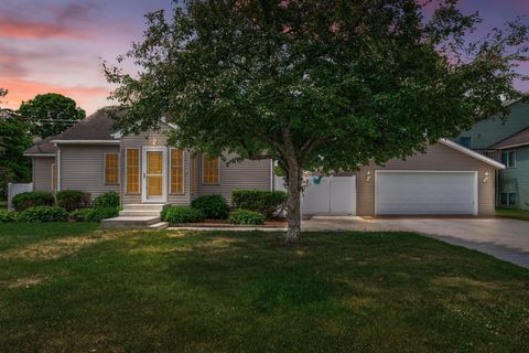 Photo of 373 Locust Street S, Prescott, WI 54021 (MLS # 7088164)