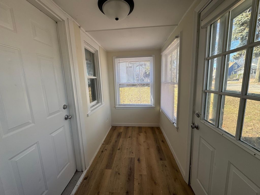 Photo of 1148 Lawson Avenue E, Saint Paul, MN 55106 (MLS # 7038575)