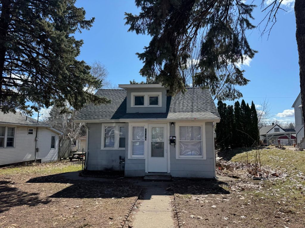 Photo of 1148 Lawson Avenue E, Saint Paul, MN 55106 (MLS # 7038575)
