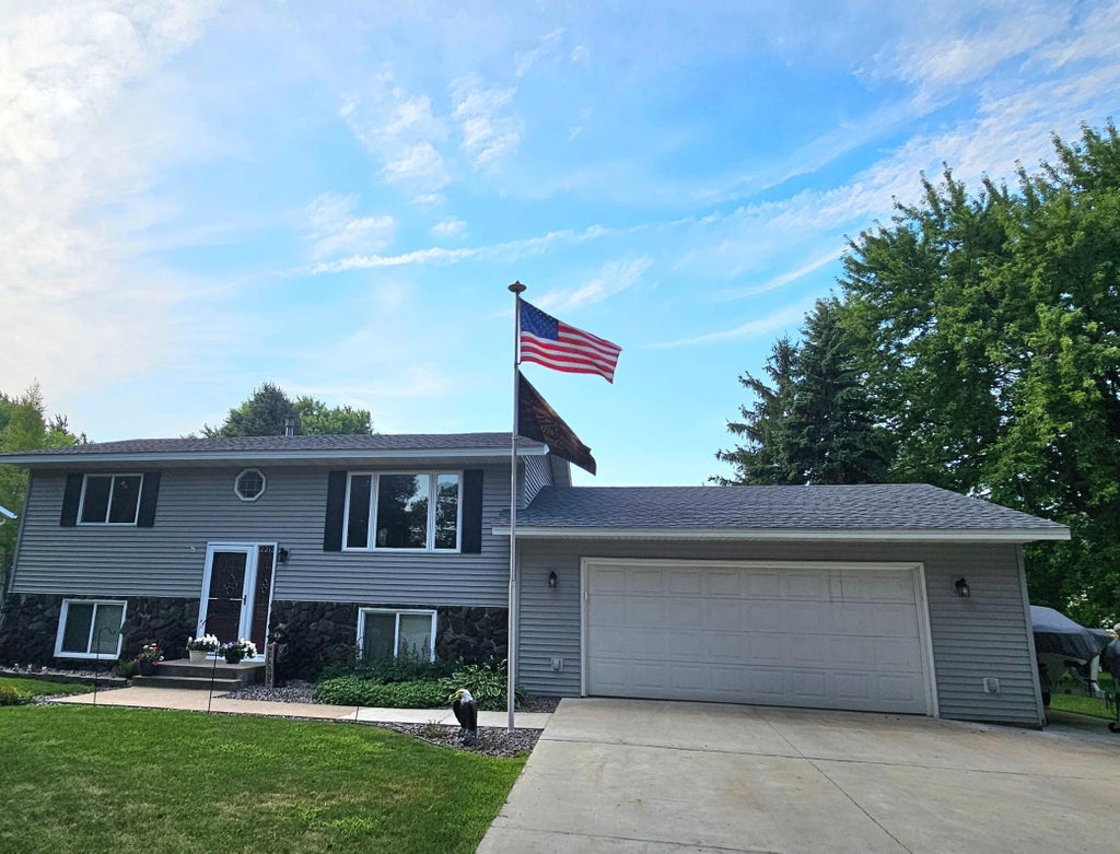 Photo of 2213 20th Avenue SW, Willmar, MN 56201 (MLS # 7120507)