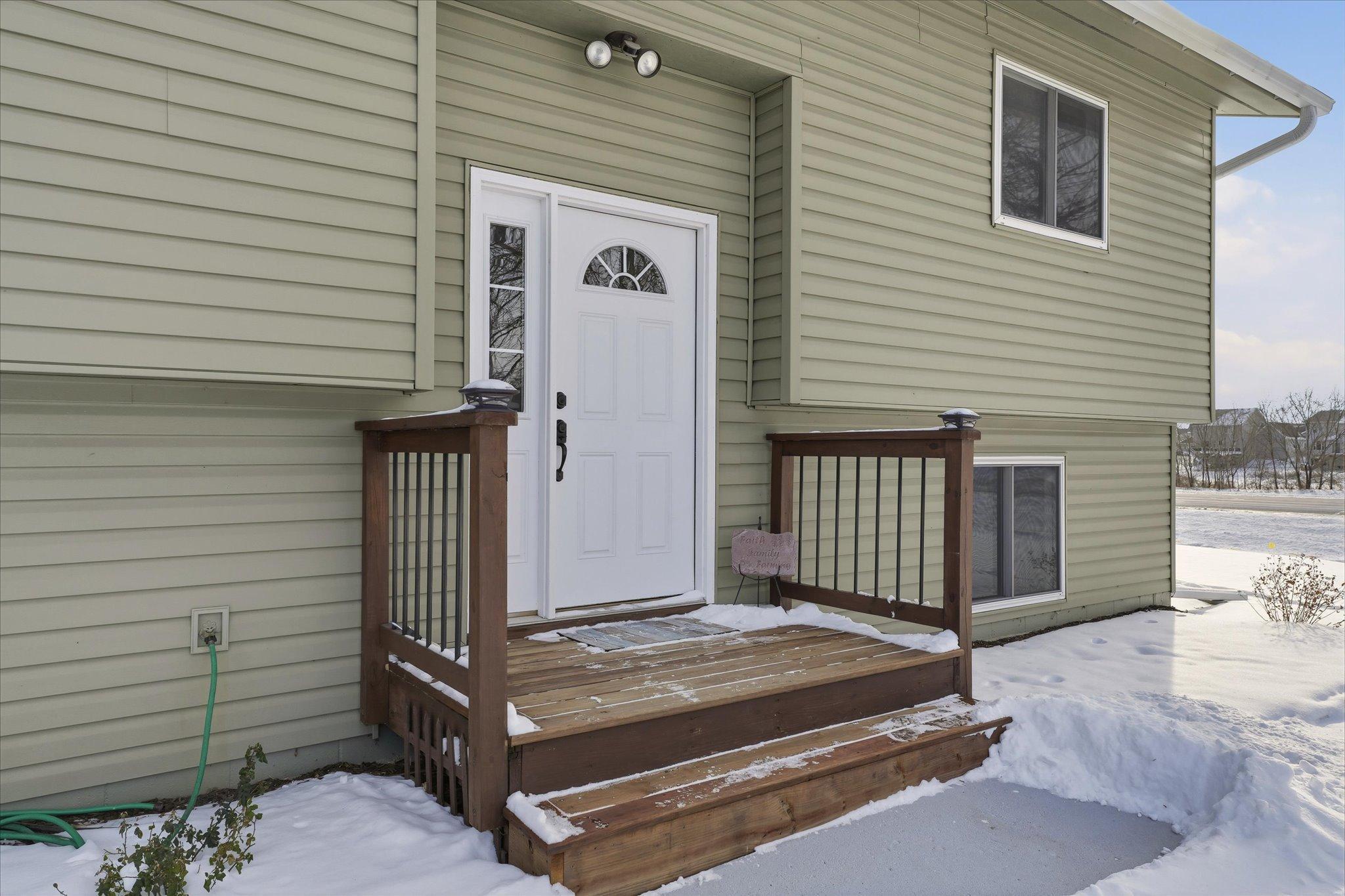 1034 Janett Avenue NE