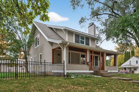 2431 14th Avenue E North Saint Paul MN 55109