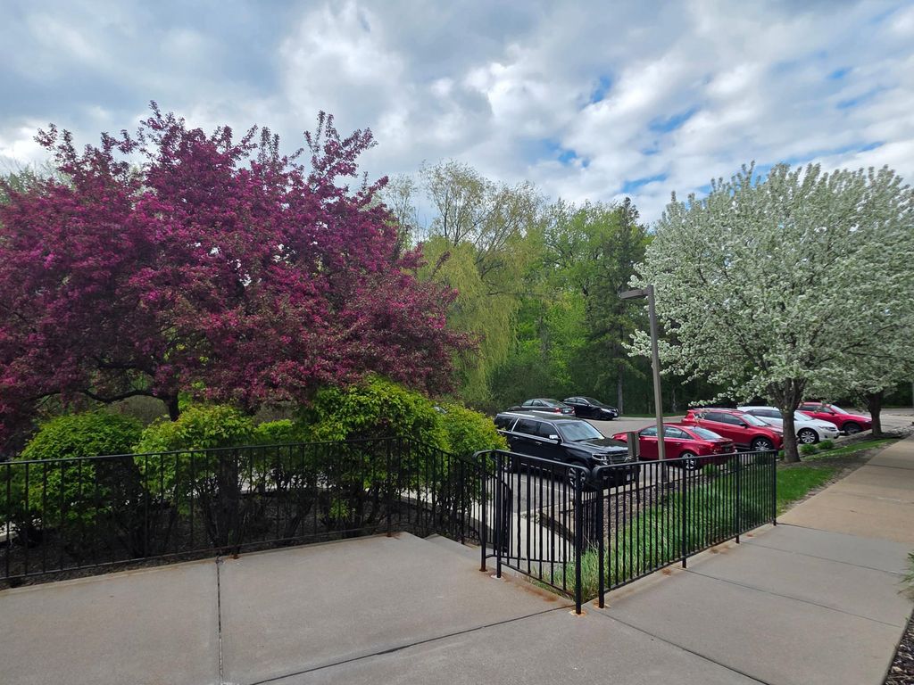 Photo of 35 Nathan Lane N #325, Plymouth, MN 55441 (MLS # 7070174)