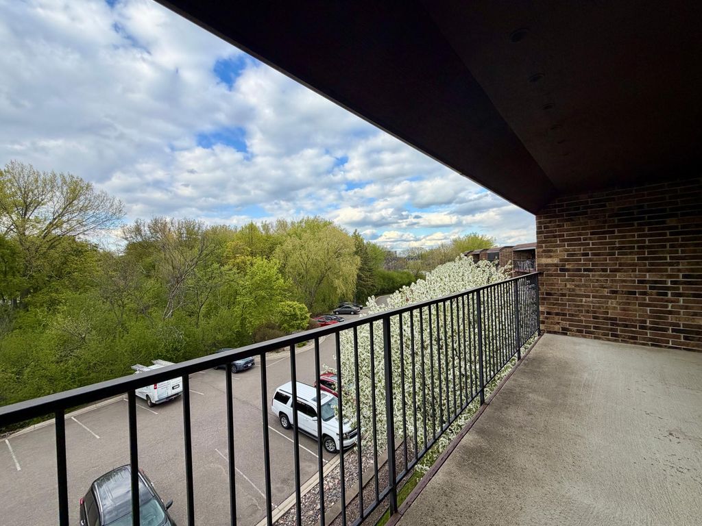 Photo of 35 Nathan Lane N #325, Plymouth, MN 55441 (MLS # 7070174)