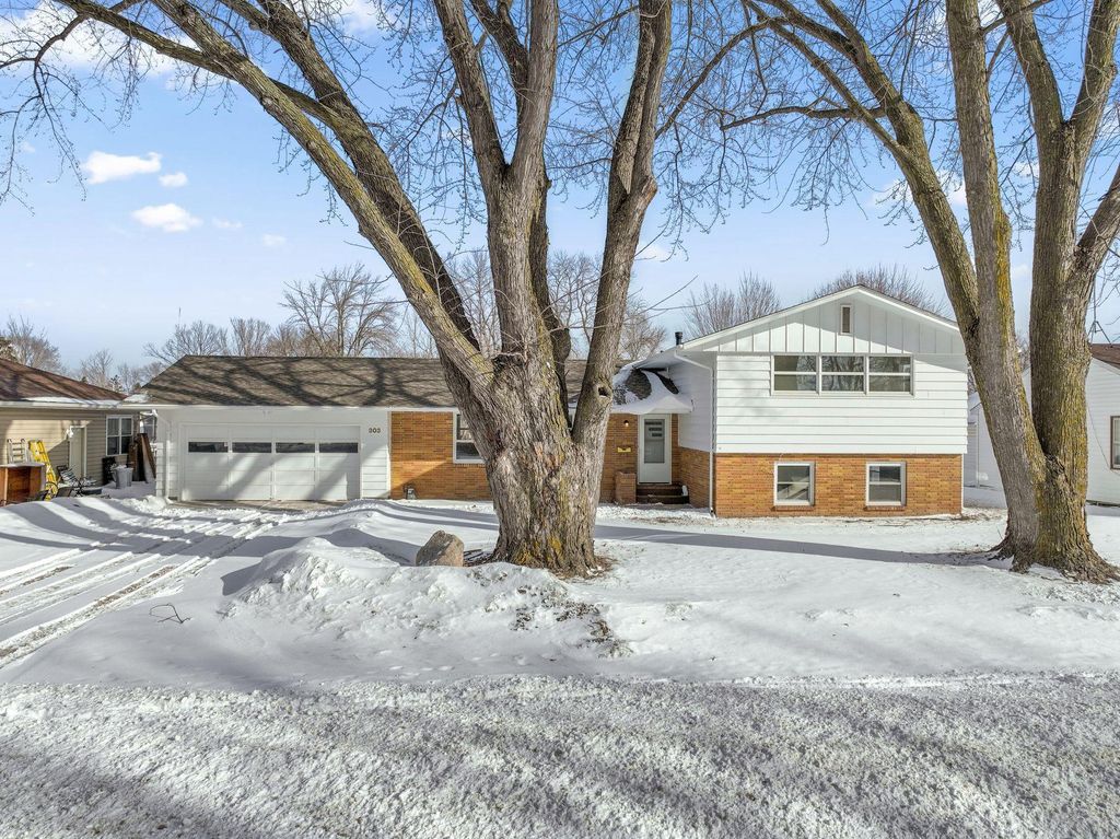 Photo of 303 Lexington Avenue N, New Prague, MN 56071 (MLS # 7016489)