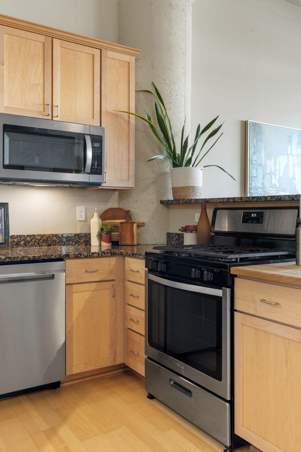 1901 E Hennepin Avenue 105