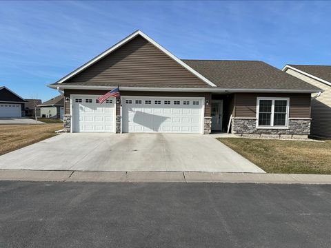 Photo of 511 Southfork Circle SE, Hutchinson, MN 55350 (MLS # 6821679)