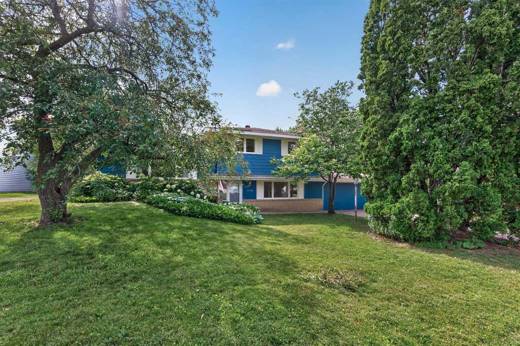 Photo of 11508 Galtier Drive, Burnsville, MN 55337 (MLS # 7100257)