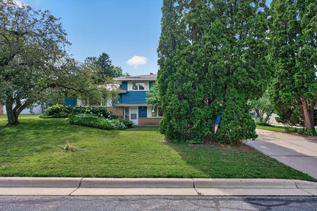 Photo of 11508 Galtier Drive, Burnsville, MN 55337 (MLS # 7100257)