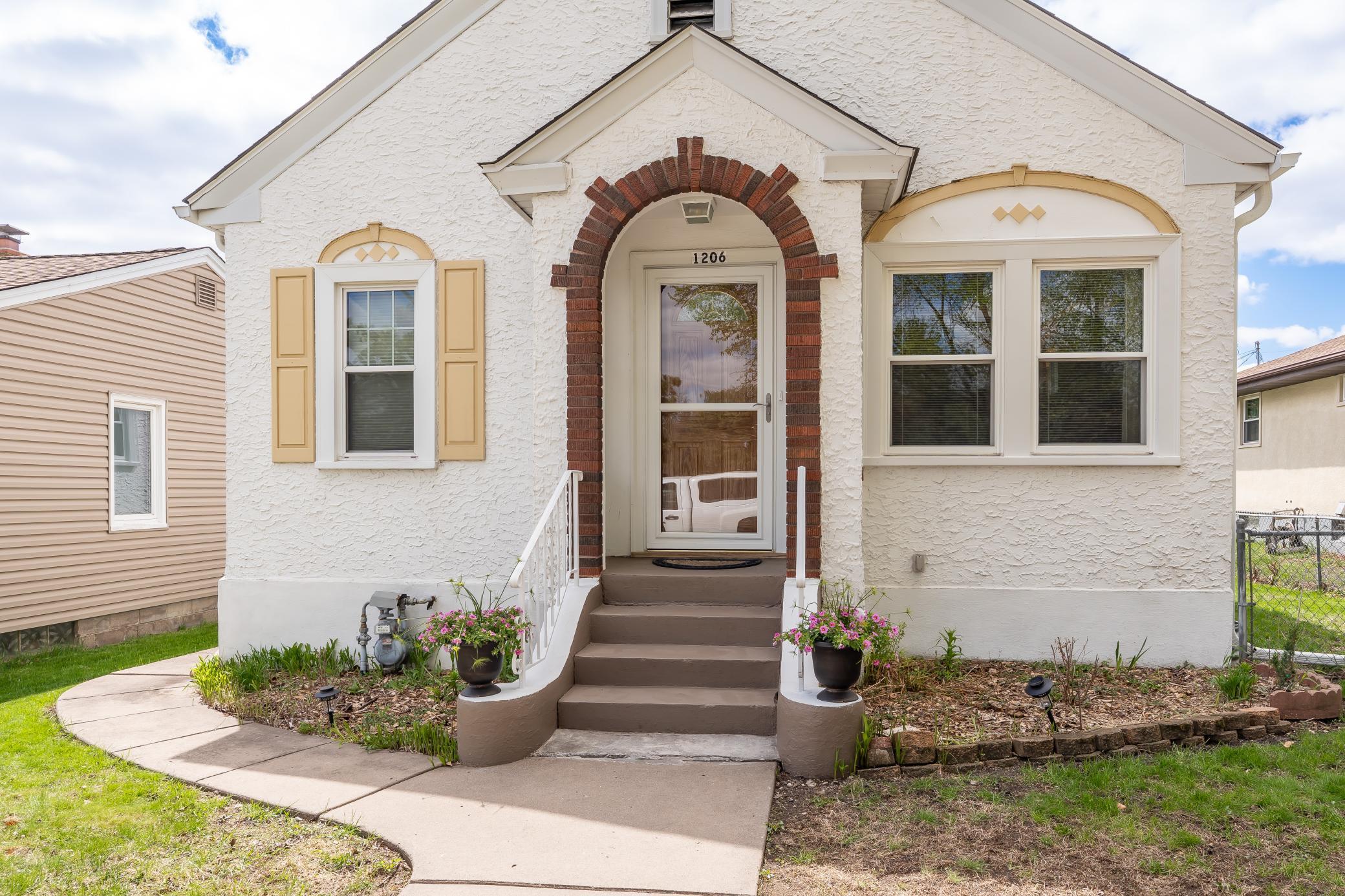 1206 Seminary Avenue
