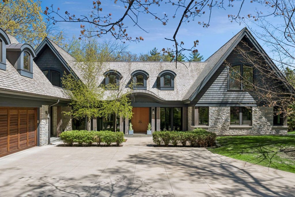 Photo of 2201 Isengard Street, Hopkins, MN 55305 (MLS # 7071080)
