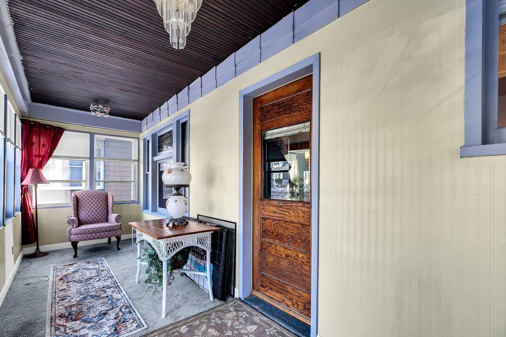 Photo of 1034 Case Avenue, Saint Paul, MN 55106 (MLS # 7008896)